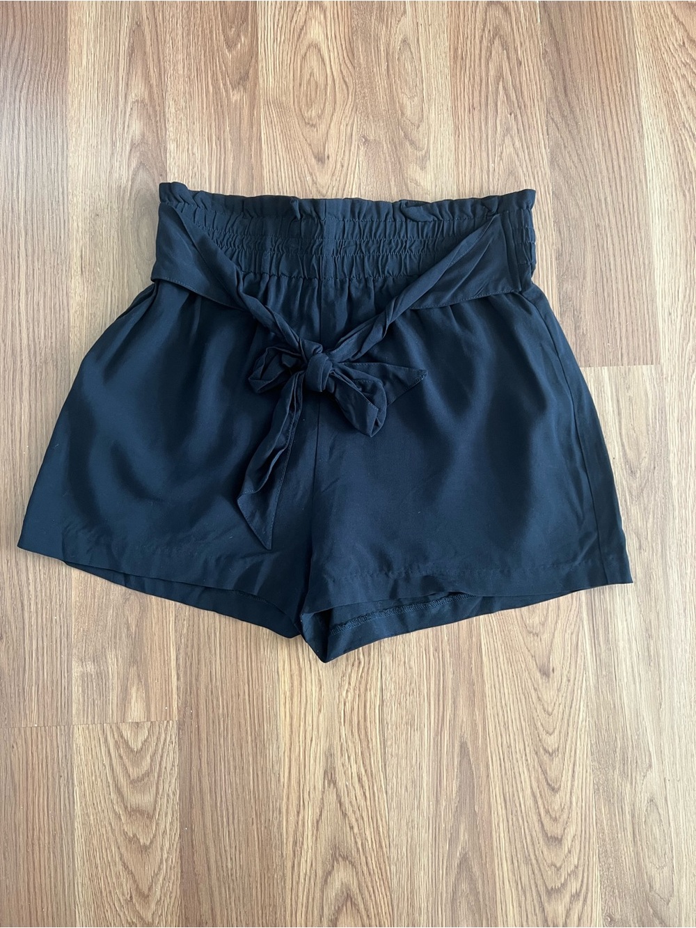 Abercrombie & Fitch Black High-Waist Tie-Front Women's Shorts